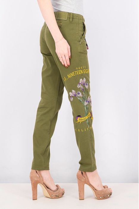 Guess spodnie materialowe chinos chinosy z haftem haftowane khaki s 36