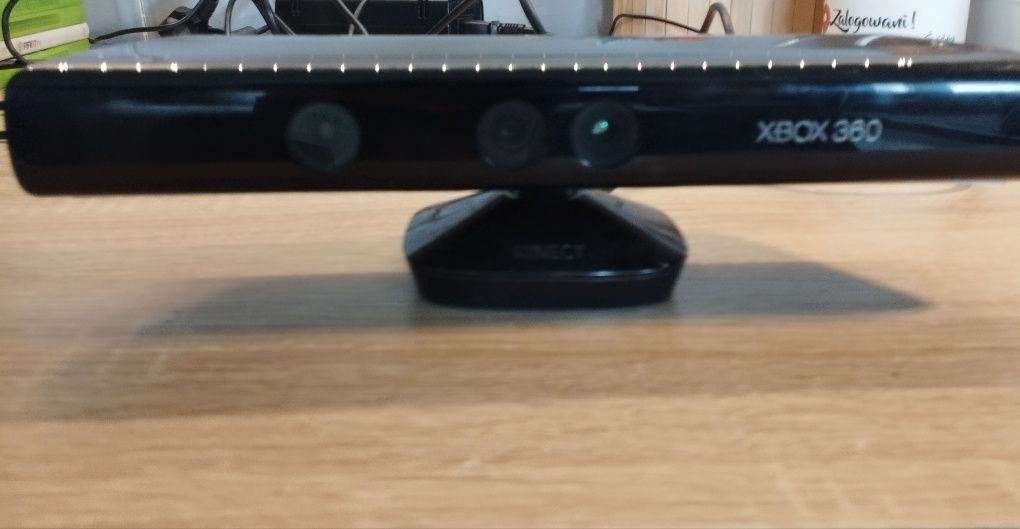 Xbox 360S z padem + 8 gier