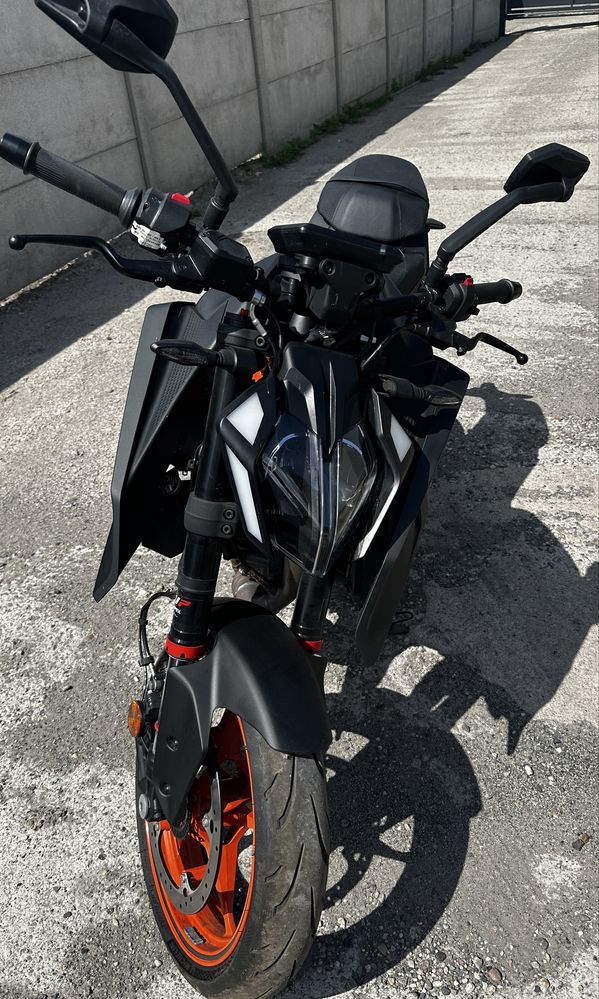 Ktm   Duke 125/390  praktyczne nowy !!!