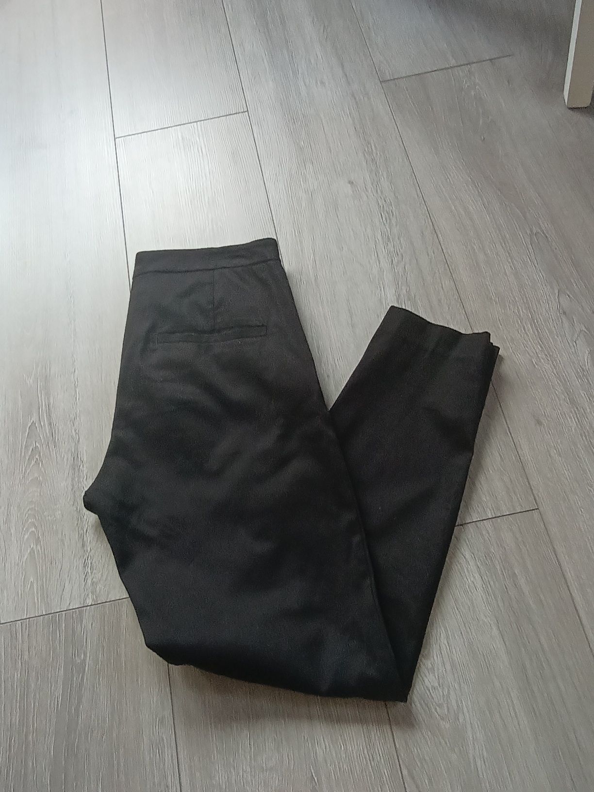 Czarne klasyczne spodnie damskie H&M 36
