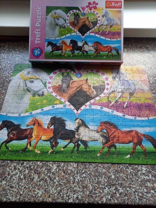 Пазли trefl на 200шт собаки і коні