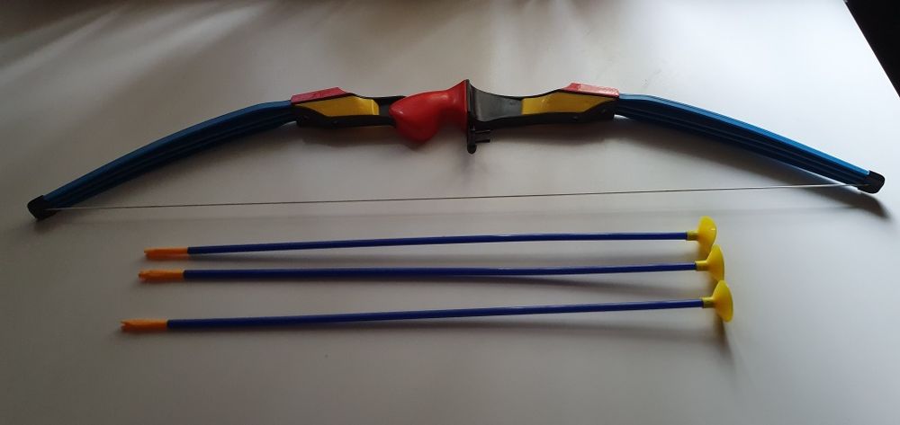 Лук зі стрілами, що проливають.