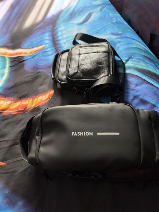 2 Carteira mochila de ombro e mão como novas