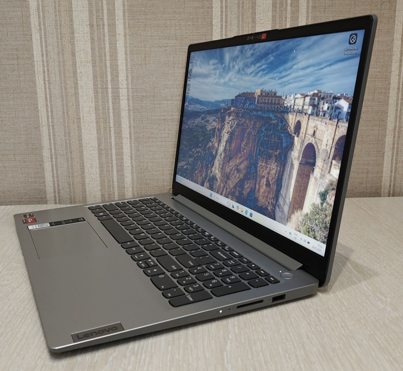 Lenovo IdeaPad 15,6" FHD, Ryzen 5 5500U 6 ядер, 16GB DDR4, 512Gb SSD