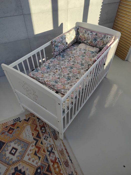 Łóżeczko drewniane