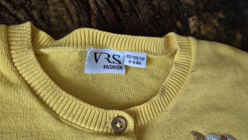Sweterek dla dziewczynki 122-128 cm