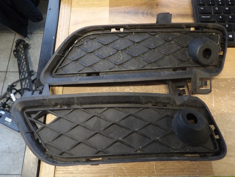 BMW - F25,X3 - KRATKA ZDERZAKA PRZEDNIEGO - PRAWA/LEWA - CENA ZA 1 SZT - 7249595  7249596