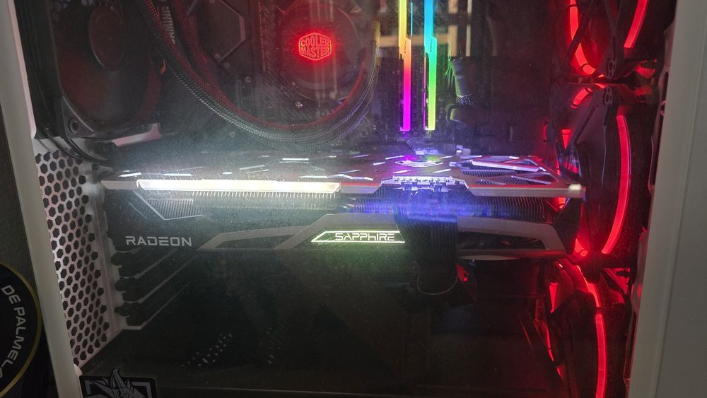 Gráfica 6700xt Saphire Nitro+