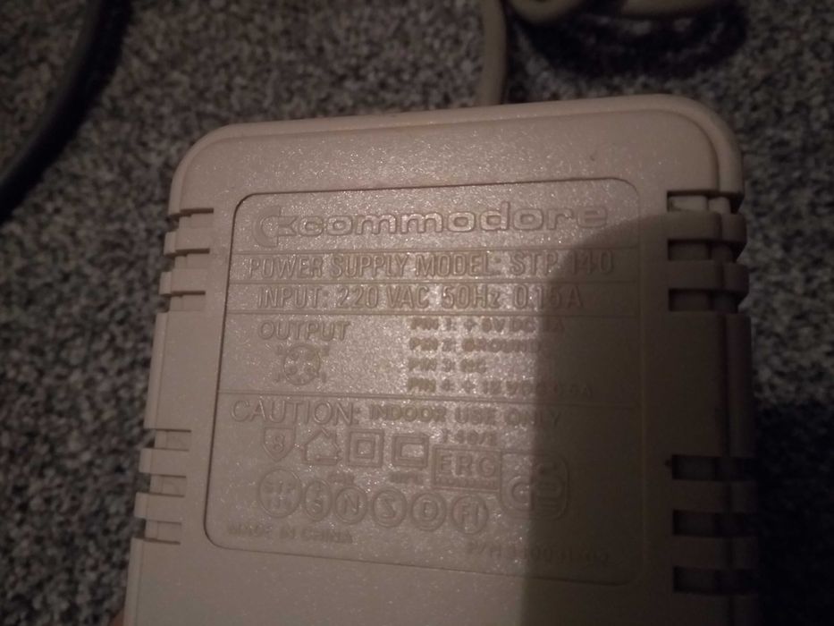 Commodore Magnetofon + zasilacz STP140