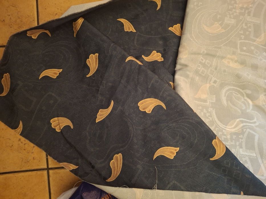 Tkanina obiciowa zielona wzór