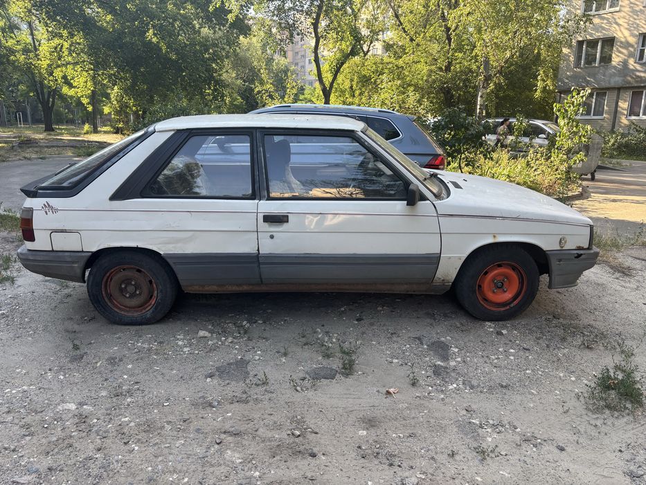 Продам Renault 11