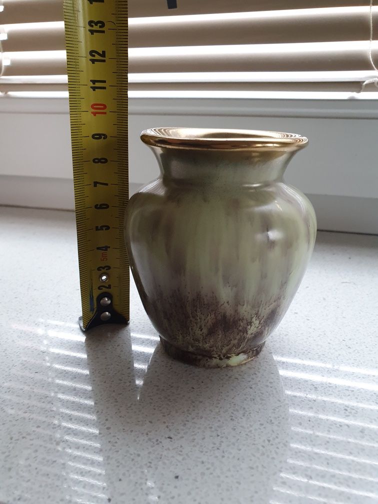 Mały ceramiczn wazon