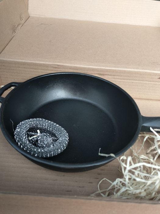 Сковородка чугунная 24/6