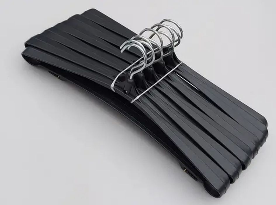 Плечики широкие усиленные для верхней и повседневной одежды. Вішалки.