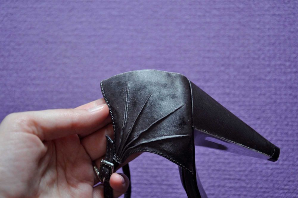 Eleganckie buty na słupku Bata r.38