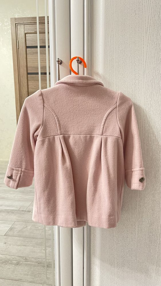 Пальто Zara 86 р рожеве пальтішко