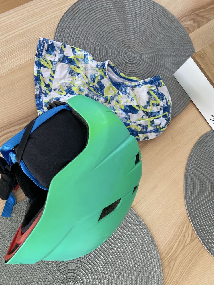 Kask narciarski S kominiarka w komplecie:)