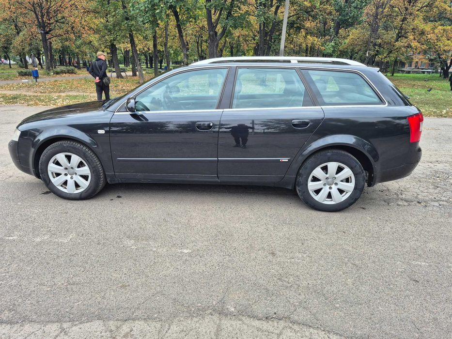 Ауді а4в6 2.5 Quattro  2002