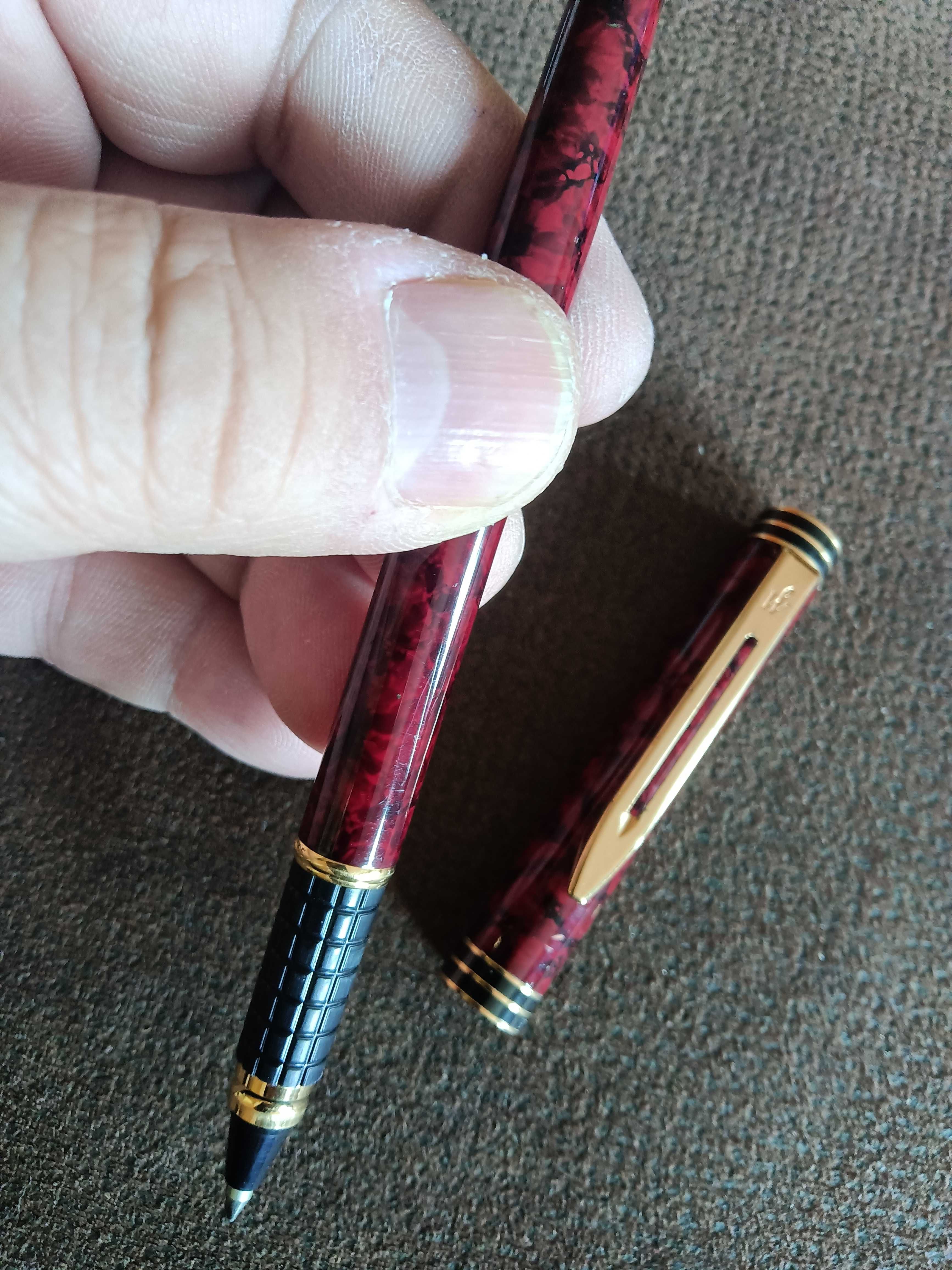 Caneta Waterman Rollerball vermelha e dourada