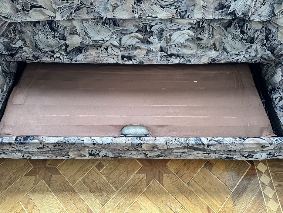 Продам диван с 2-мя креслами