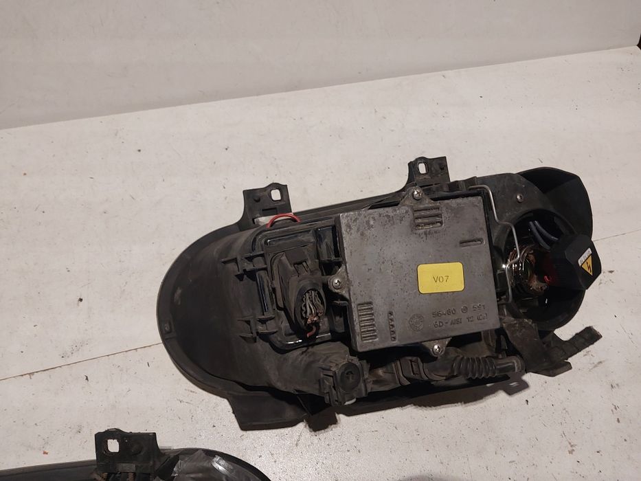 Vw volkswagen Golf 4 xenon ksenon lampa przednia prawa lewa reflektor