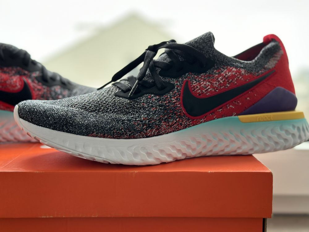 Nike Epic React Flyknit 2