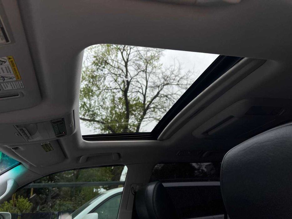 Lexus LX 570 AT 2011