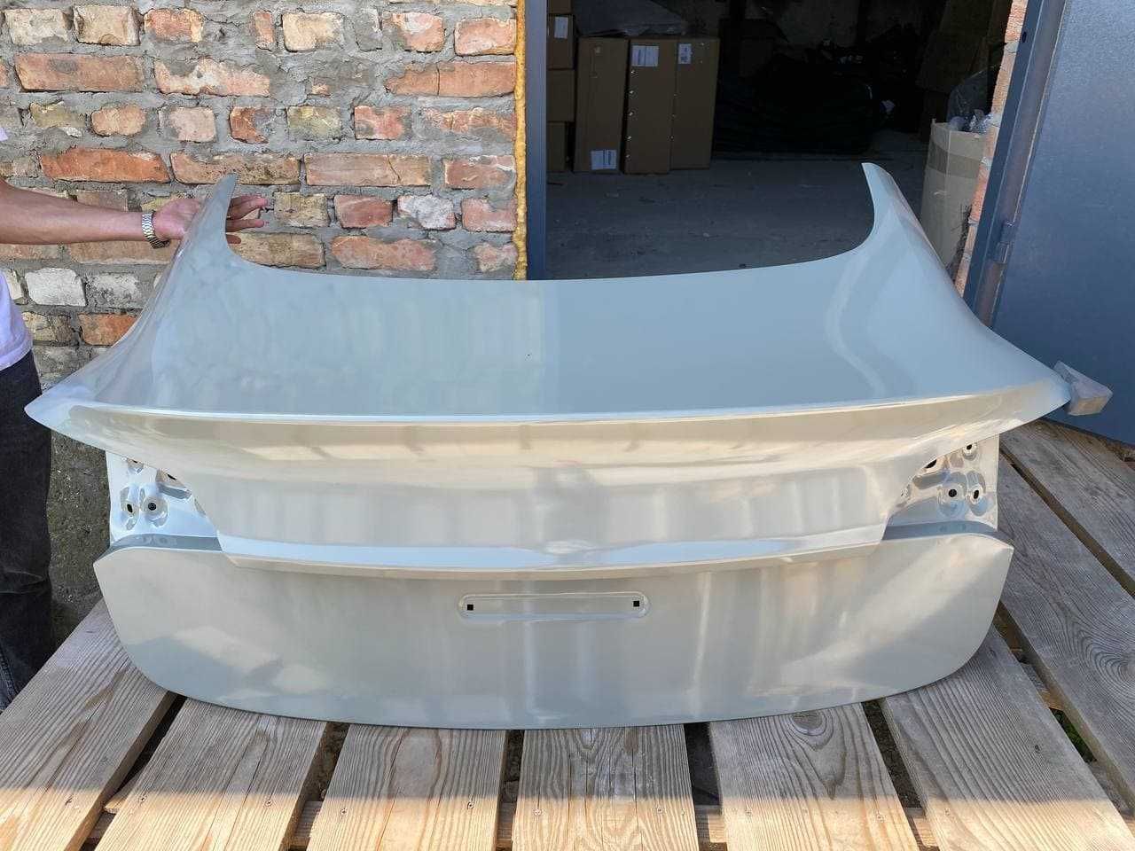 Крышка багажника (Ляда) Tesla Model 3/Model 3 REST