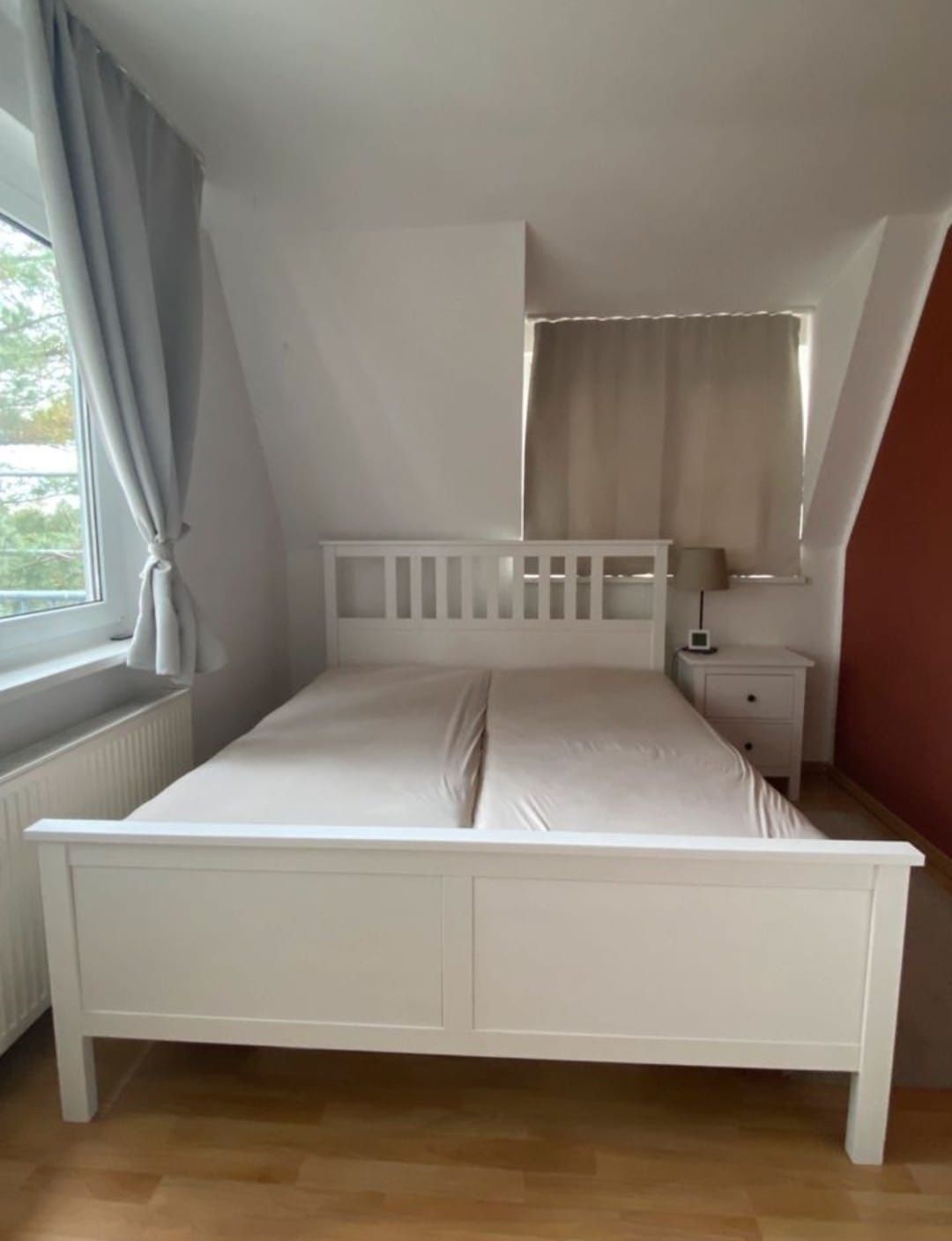 Łóżko sosnowe Ikea Hemnes 180x200 cm - biała bejca