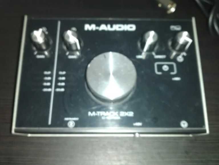 Interface audio e acessórios