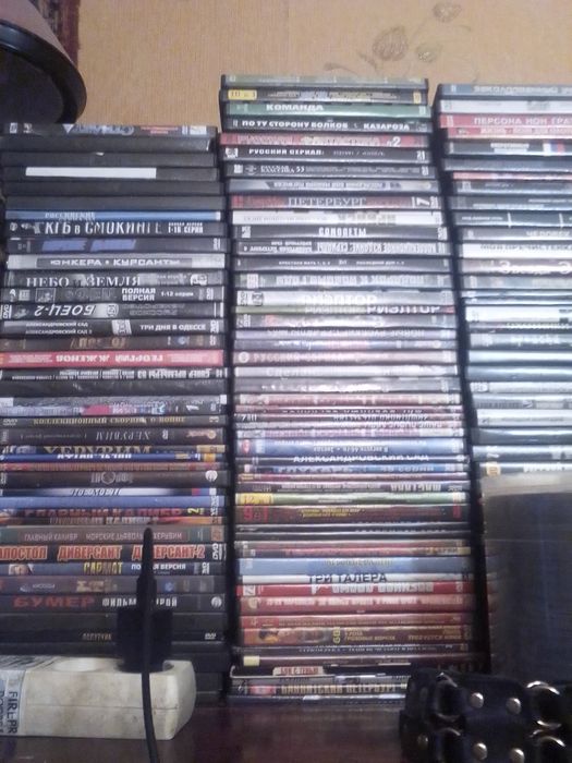 Продам коллекцию дисков . фильмы