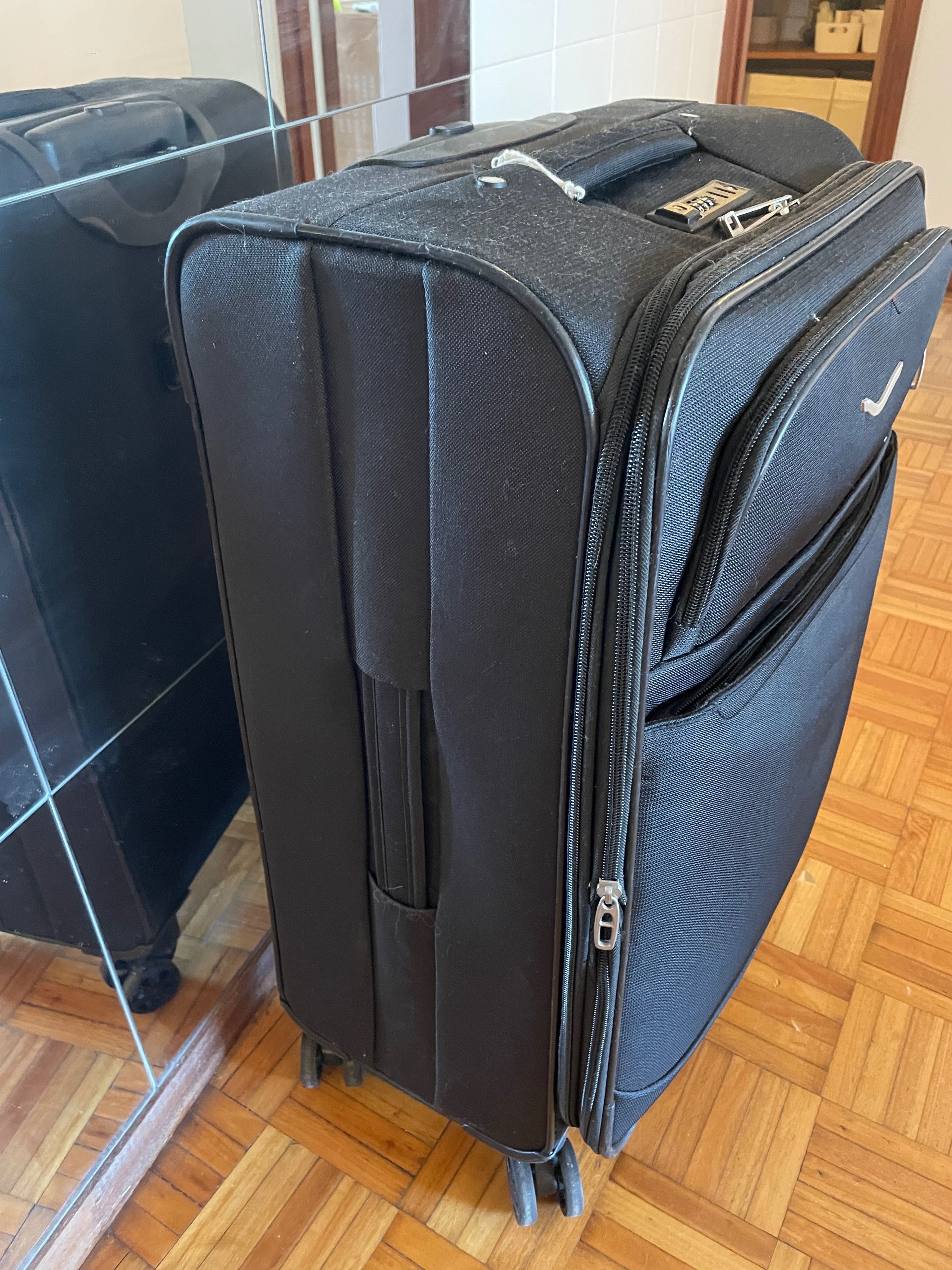 Mala de viagem preta