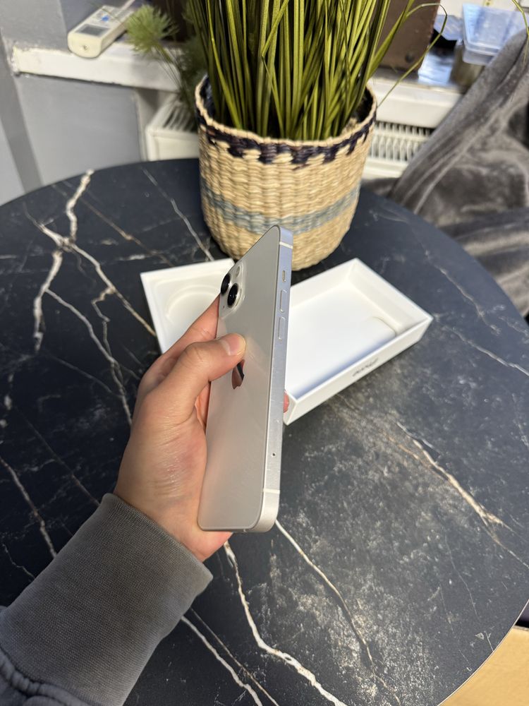 iPhone 13 128GB White Neverlock