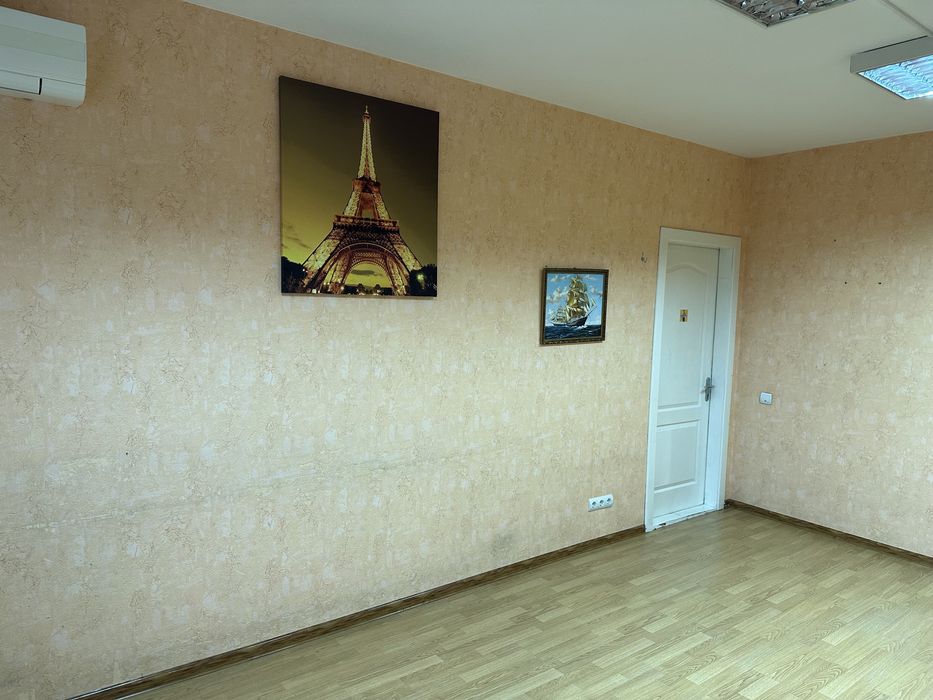 Помещение под офис 18.5 м2. Район круга (есть свет)