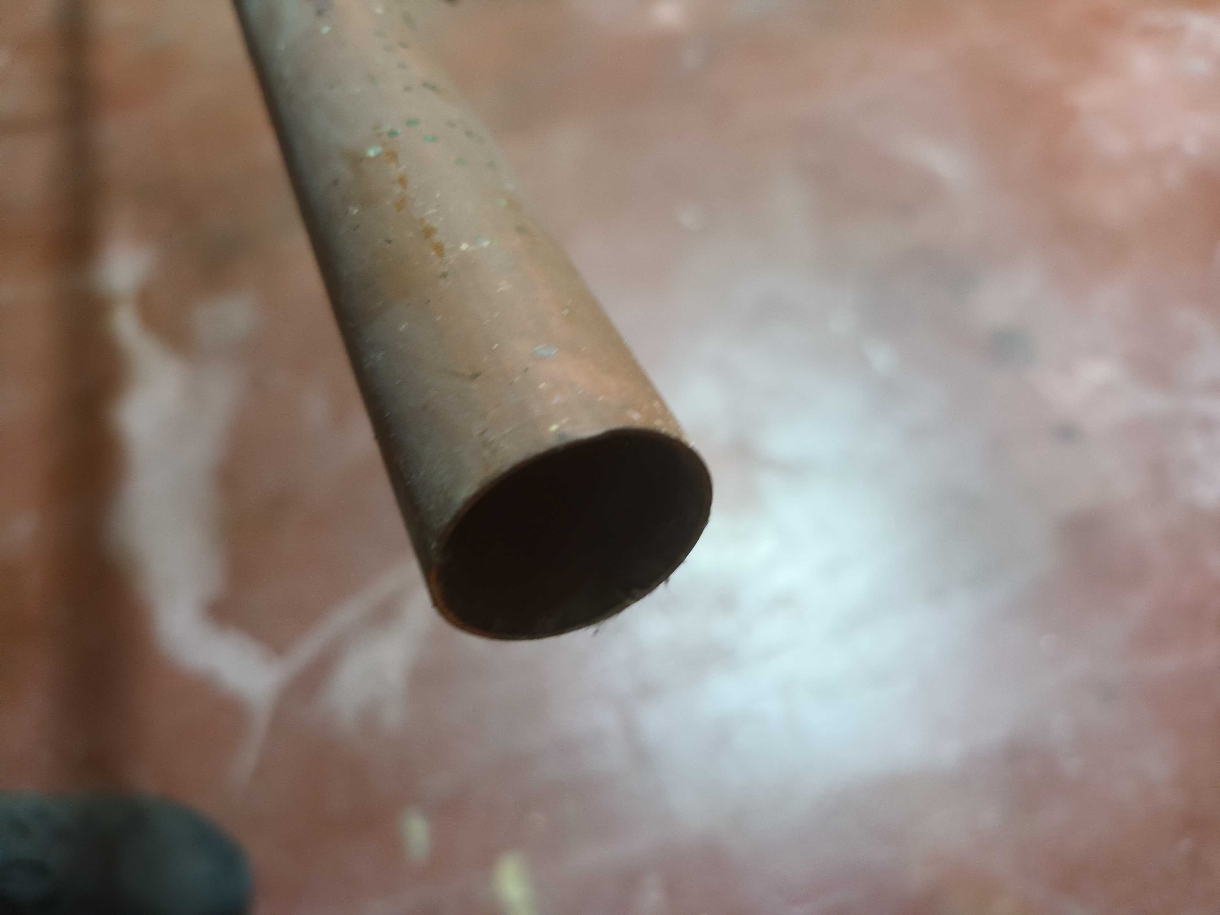 Tubo cobre 5 metros comprimento e 3 cm largura