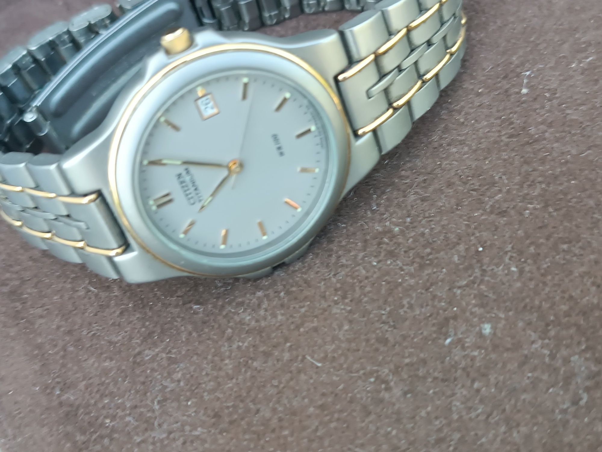 Zegarek Citizen we 100 tytanowu qartz