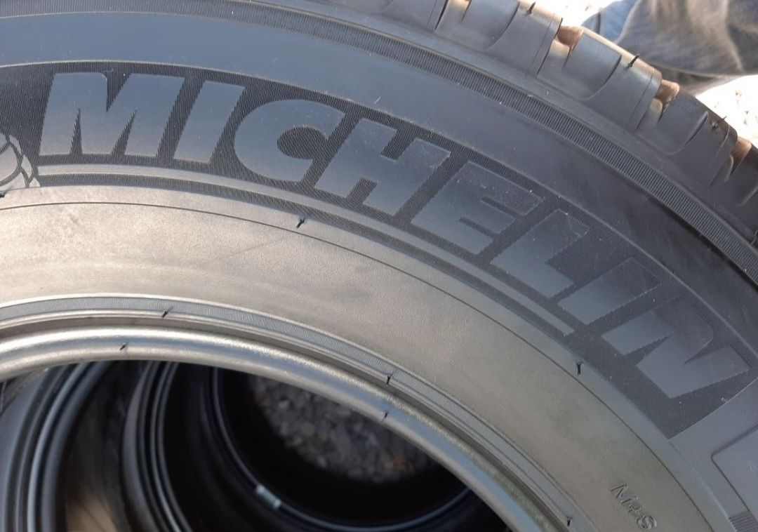 Michelin Agilis Camping 225/75 R16 CP Podwójne Wzmacniana 2023