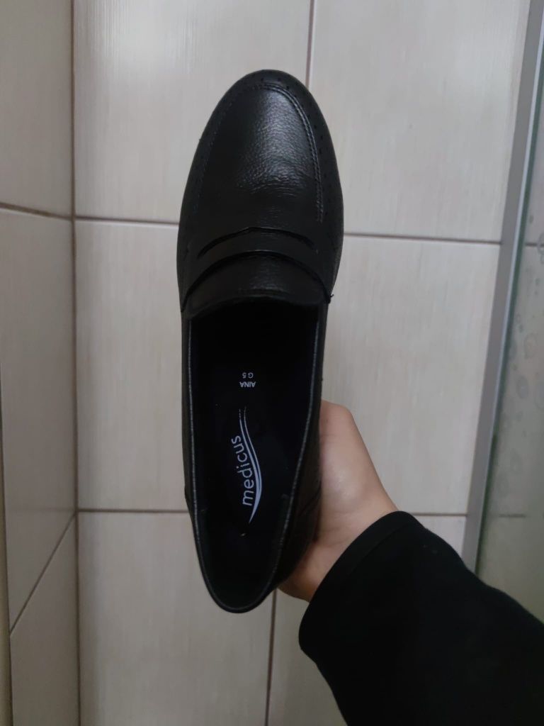 buty damskie 43 Medicus mokasyny półbuty czarne eleganckie ciemne czół