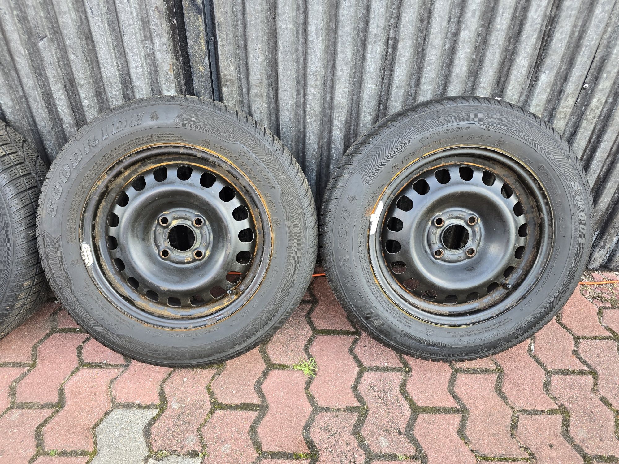 Felgi z oponami 175/70R14 Opel Corsa 4x100 Adam Combo Astra Meriva