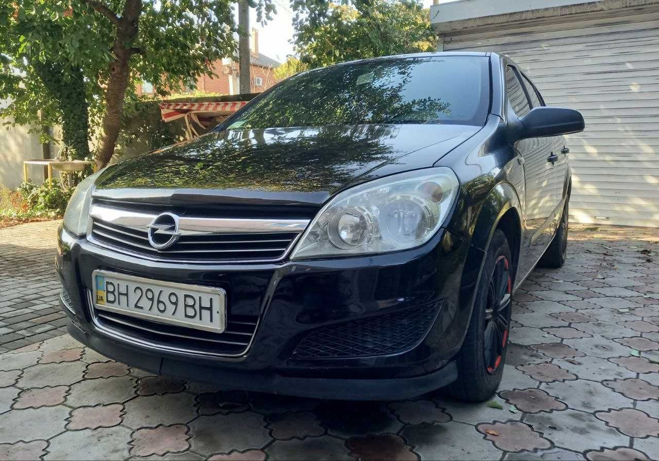 автомобиль Opel Astra 2007