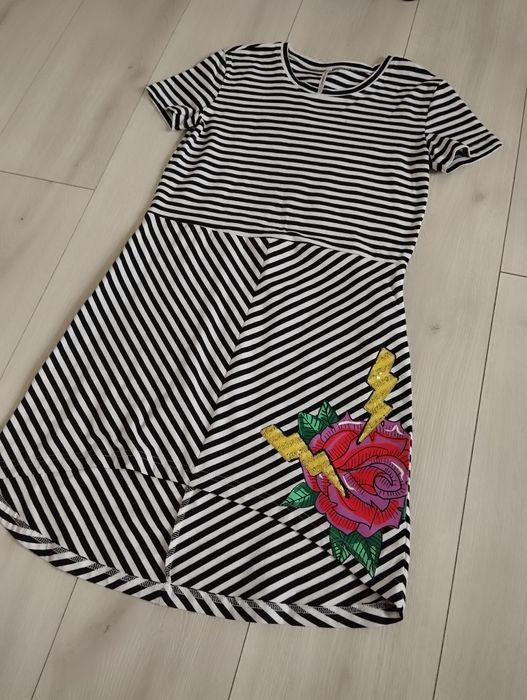 Sukienka coccodrillo rozmiar 152 paski cekiny aplikacja