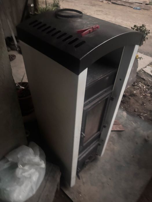 Камін , піч , домашній камін