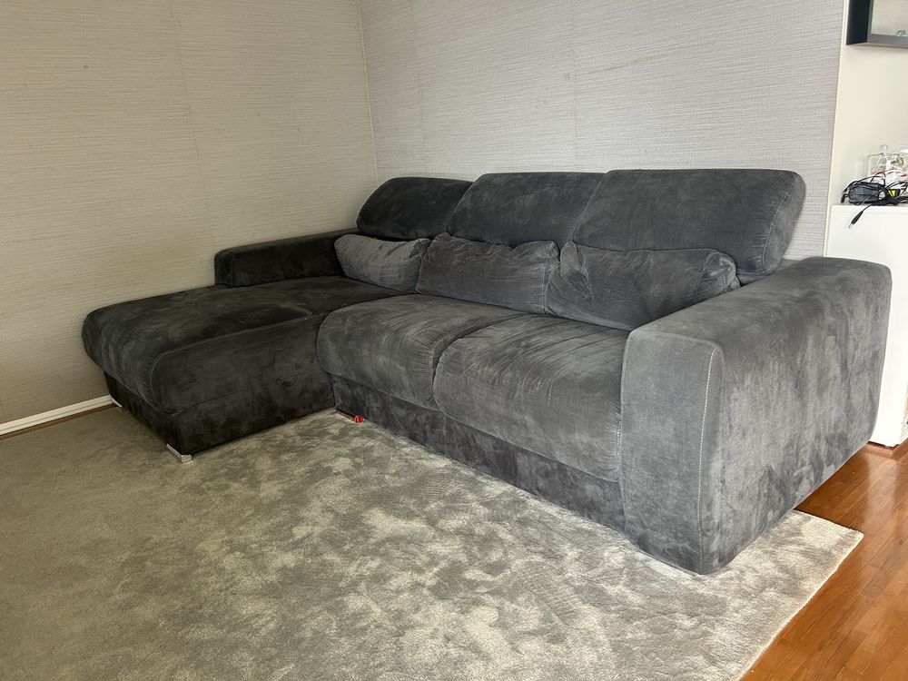 Sofa com chaise- longue,  em muito bom estado com encostos flexiveis