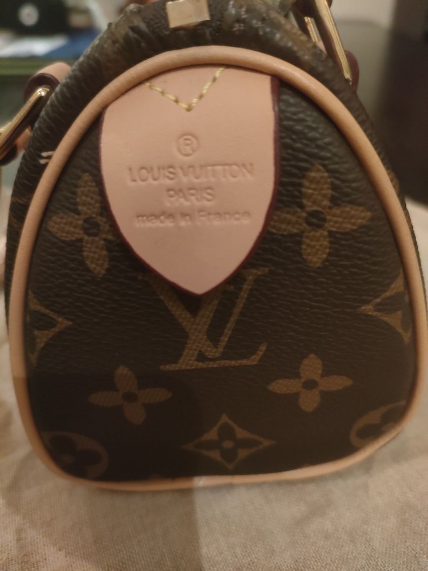 Mala Louis Vuitton nano