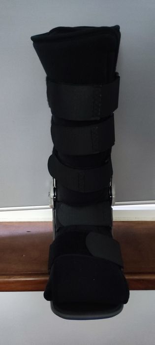 Bota Walker ortopédica articulável M
