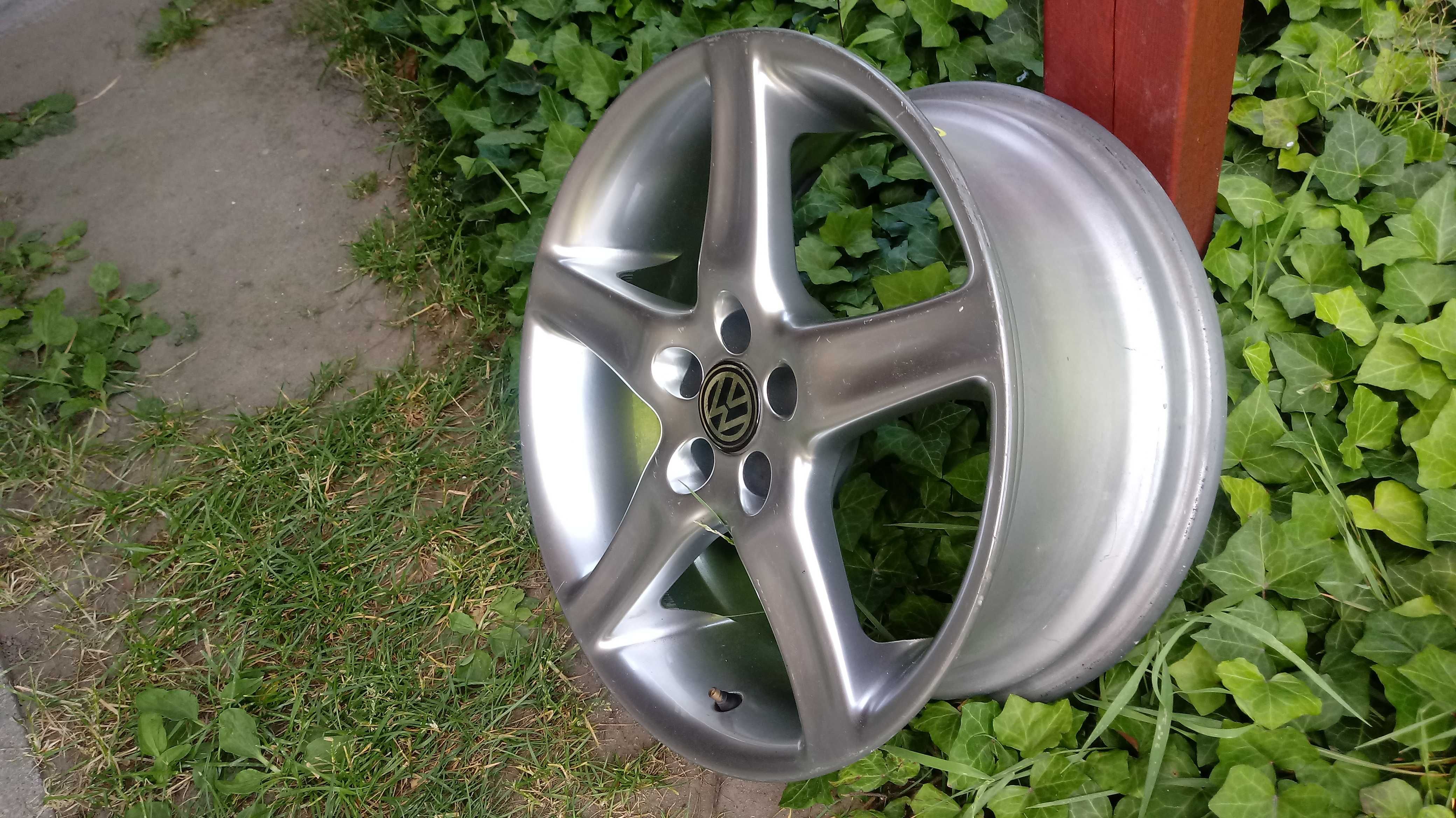 Felgi .Alu felgi 7,5Jx17 H2 ET 35.   VW. Skoda na opony 225