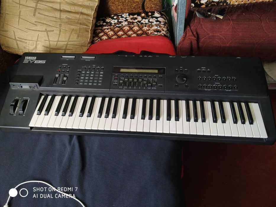 Синтезатор Yamaha SY85 ідеальний стан