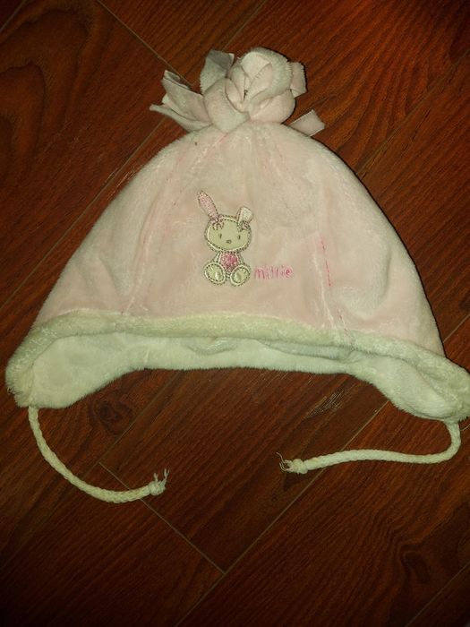 Czapka zimowa + 3 pary rękawiczek r. 3-6m.