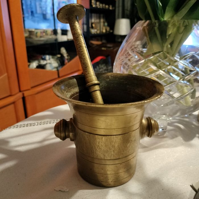 Mosiężny moździerz wysokość 11 cm