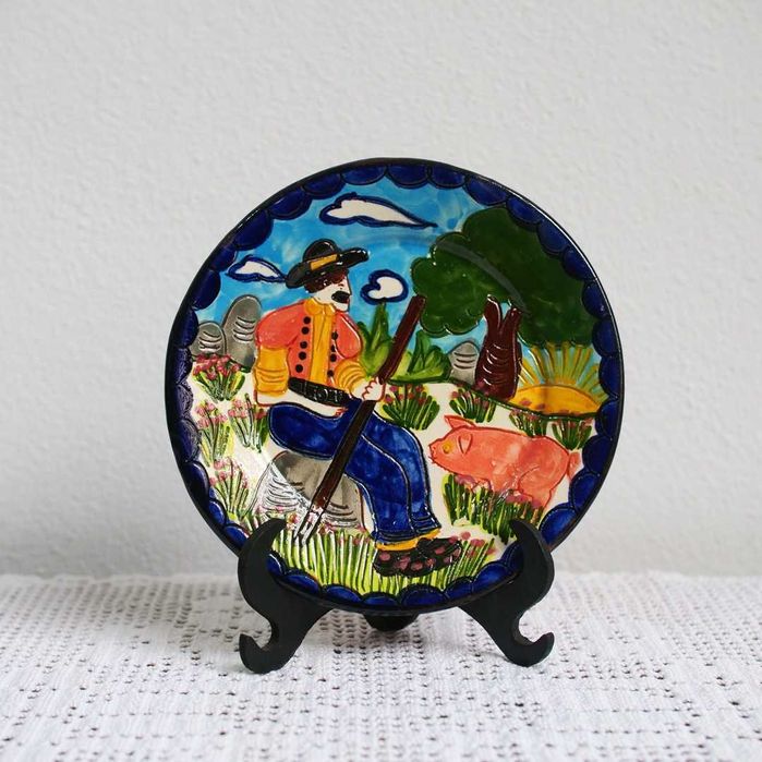 Prato alentejano de pequenas dimensões da Olaria Flosa (Redondo)